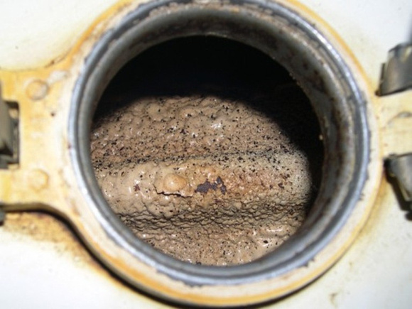 Rusty Gas Tank Repair using Red Kote Fuel Tank Liner. 